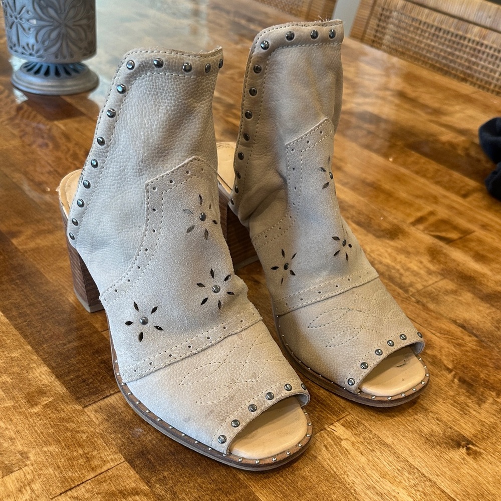 Sbicca Studded Peep-Toe Heeled Boots - Light Tan